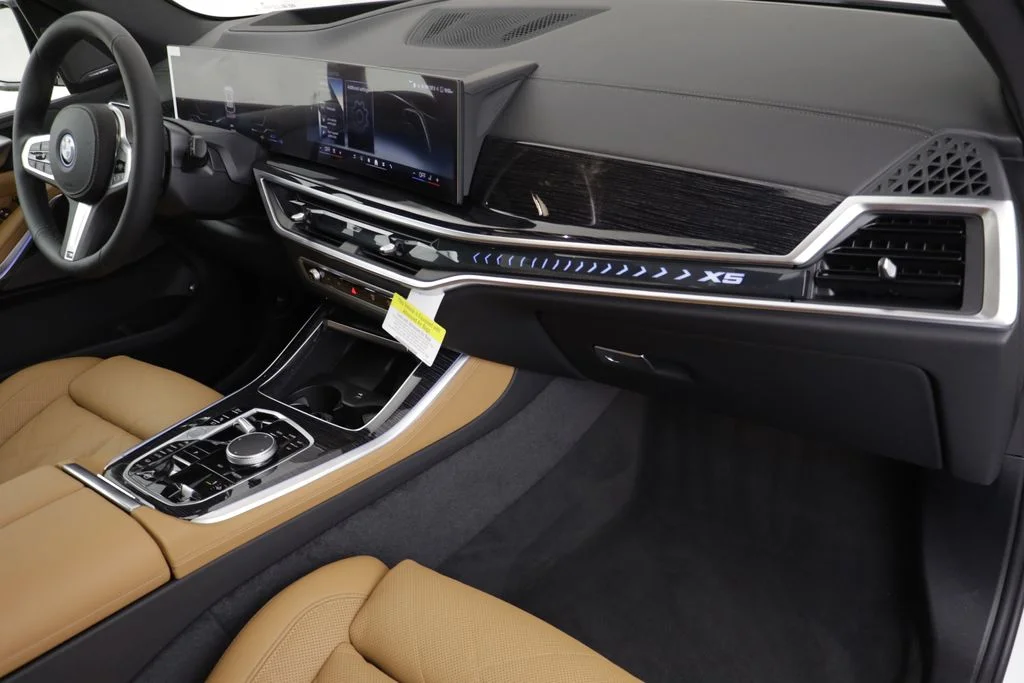 New 2026 White BMW xDrive50e image 21