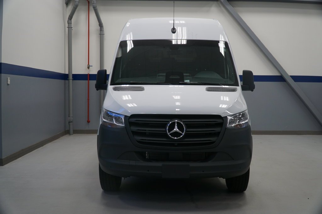 New 2026 Arctic White Mercedes-Benz Cargo 170 WB image 21