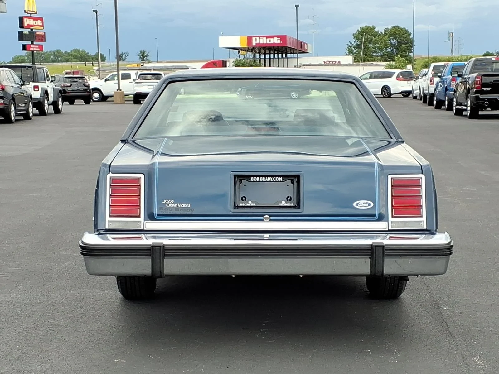 Used 1986 Blue Ford Crown Victoria image 12