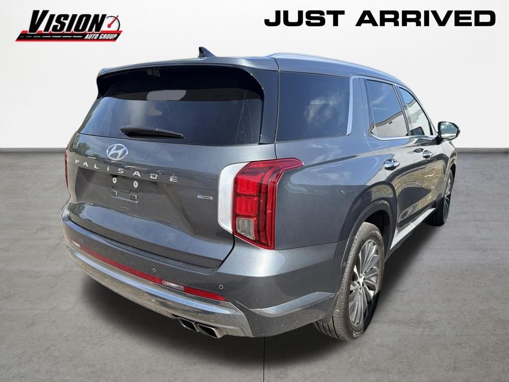 Used 2025 Gray Hyundai Calligraphy image 4