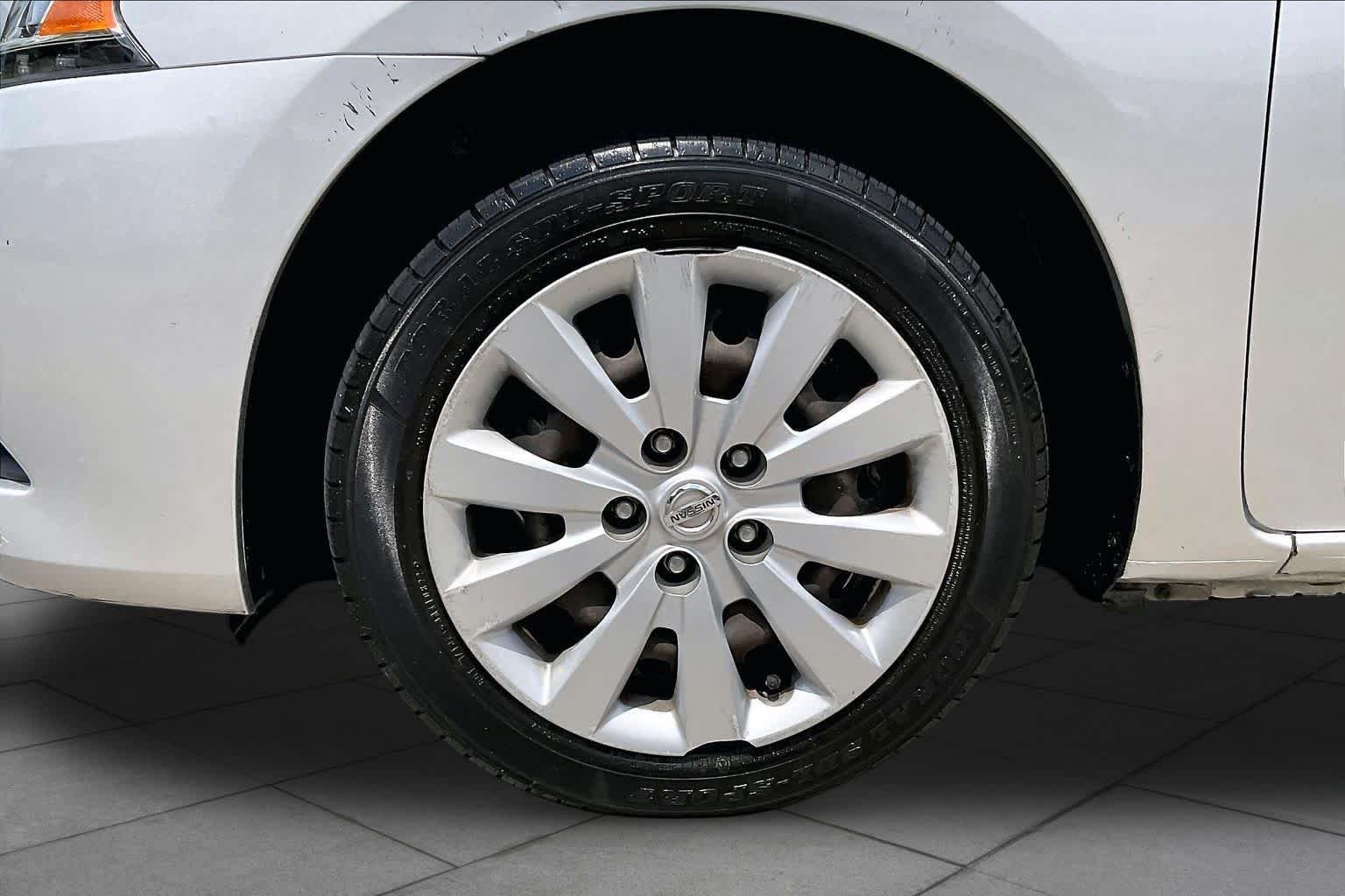 Used 2014 Brilliant Silver Nissan SV image 11