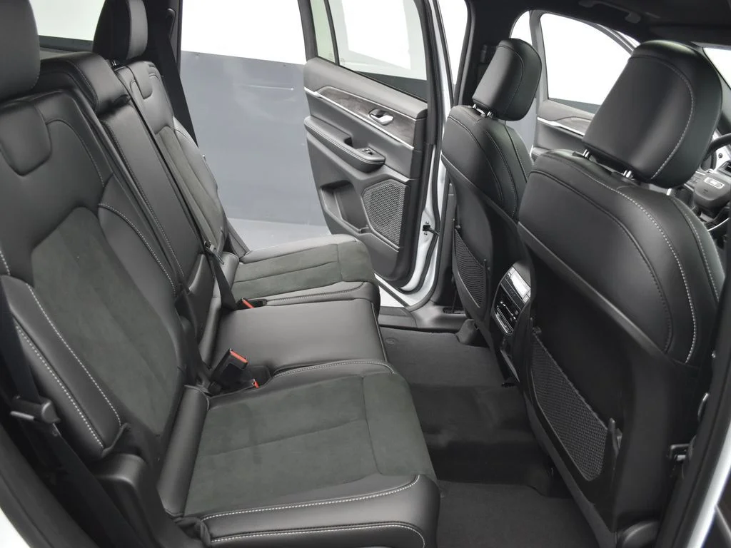 New 2026 White Jeep Altitude image 33