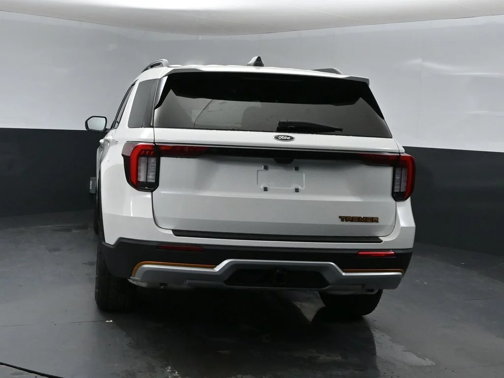 New 2026 White Ford Tremor image 3