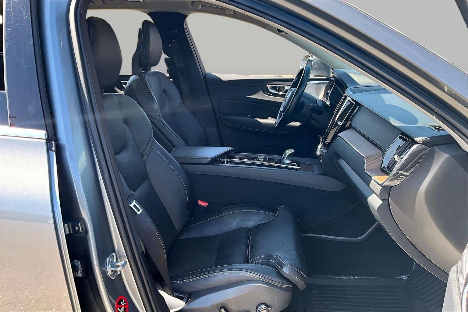 Used 2019 Osmium Grey Metallic Volvo Inscription image 8