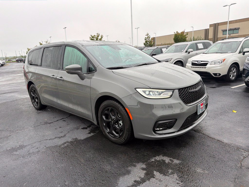 2022 Chrysler Pacifica Hybrid Touring L