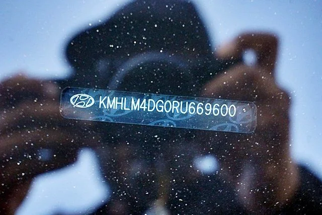 Used 2024 Blue Hyundai SEL image 31