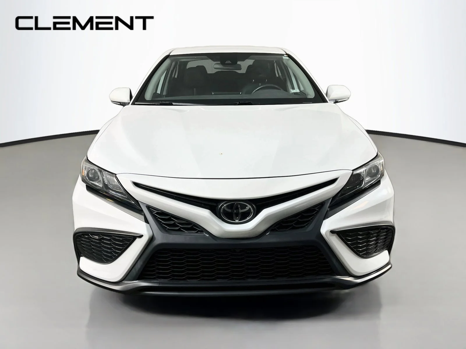 Used 2023 White Toyota SE image 3