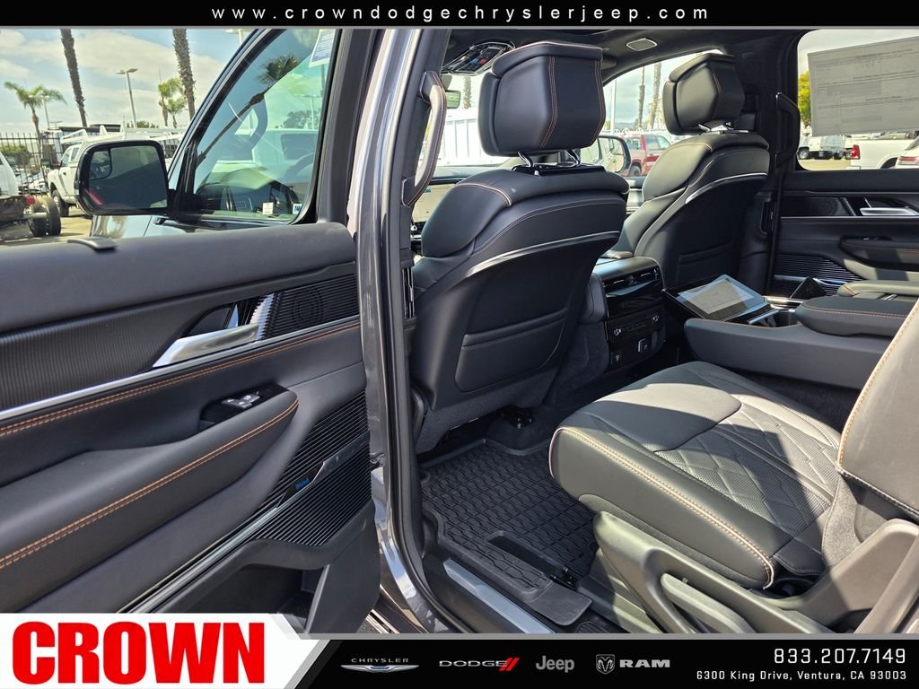 New 2026 Baltic-Gray Metallic Clear-Coat Exterior Paint Jeep Summit Reserve image 14
