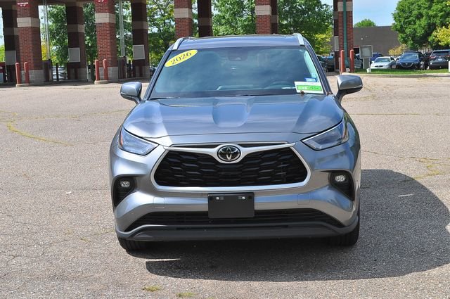 Used 2026  Toyota XLE image 8