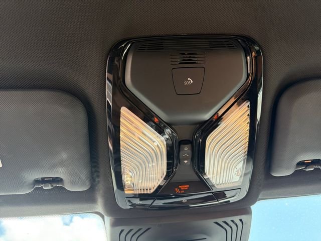 Used 2019 White BMW sDrive30i image 12
