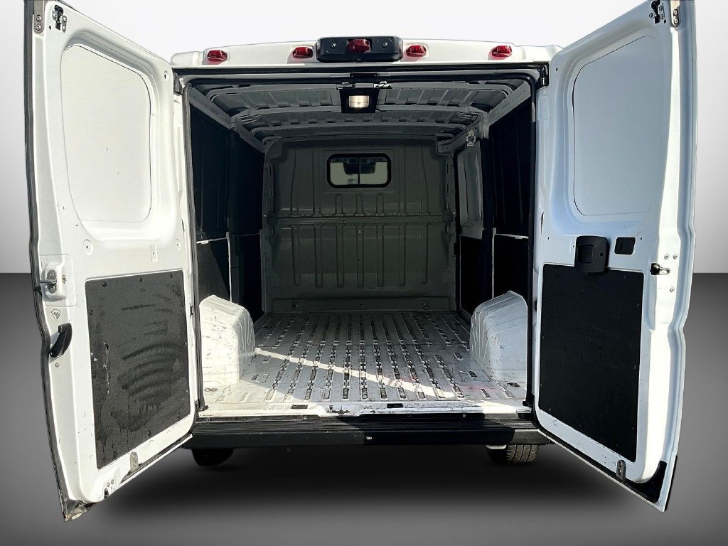 Used 2025 White Ram Base image 9