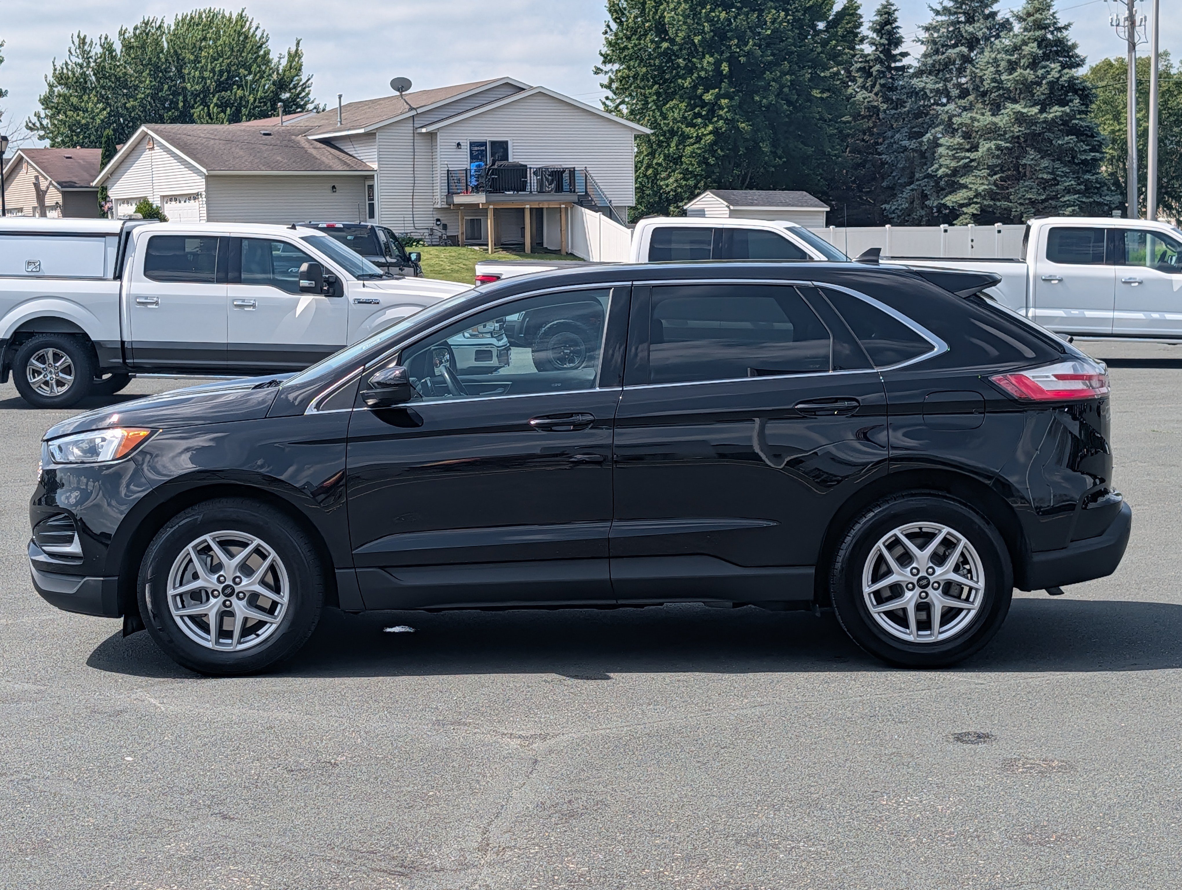 Used 2024 Ford Edge SEL with VIN 2FMPK4J90RBA81263 for sale in Northfield, Minnesota