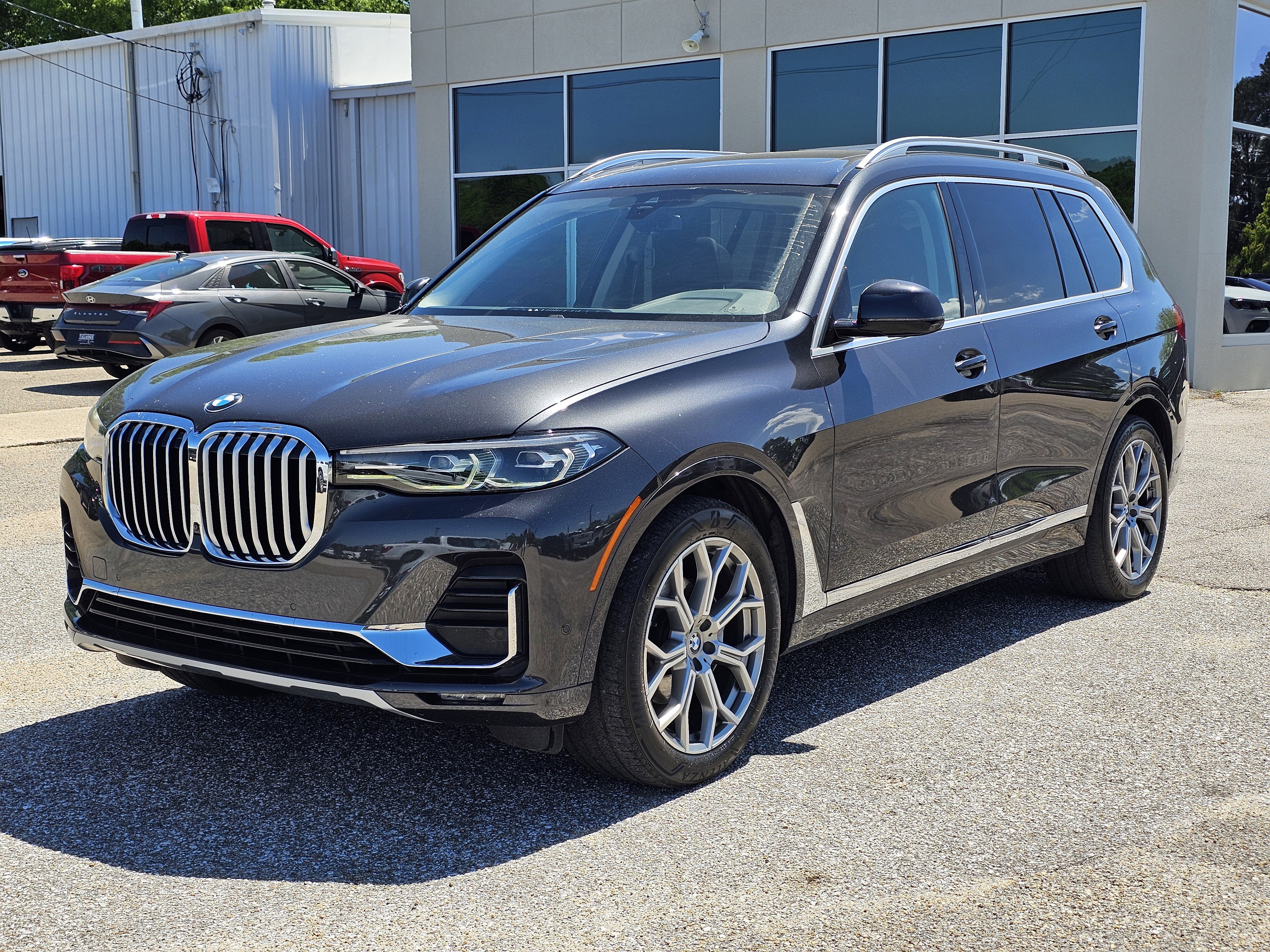2022 BMW X7 xDrive40i's photo