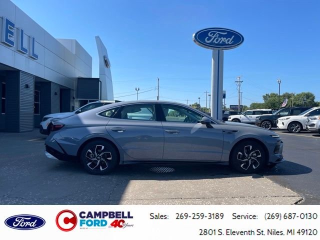 Used 2025 Blue Hyundai SEL image 2