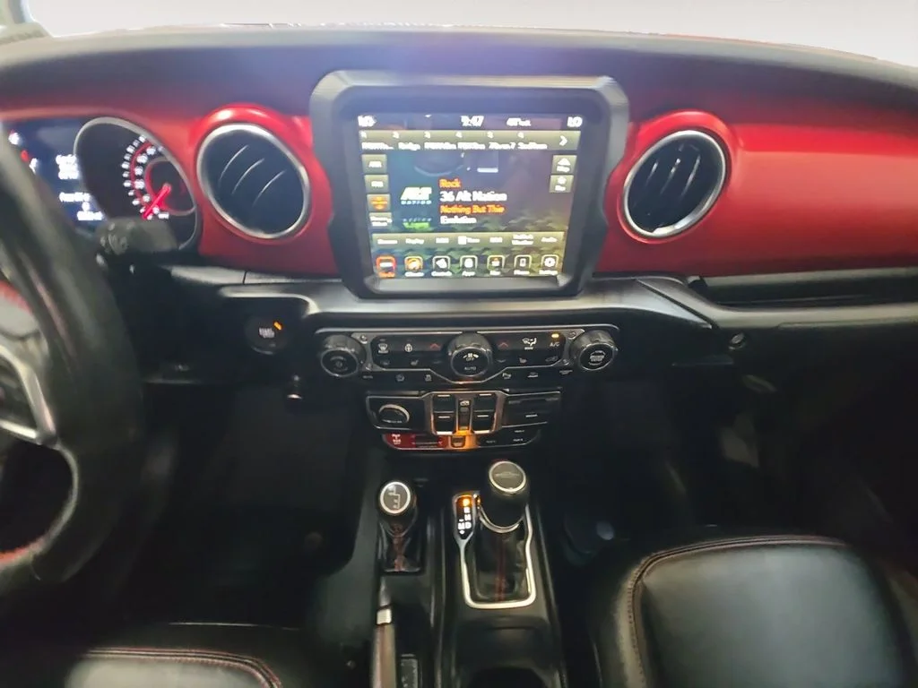 Used 2022 Green Jeep Rubicon image 13