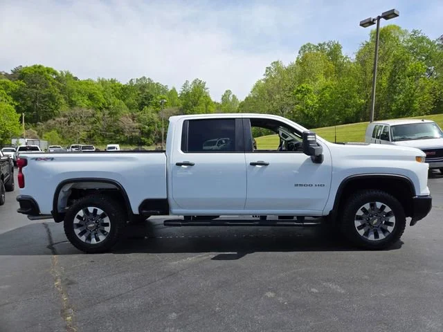 Used 2024 Summit White Chevrolet Custom image 9