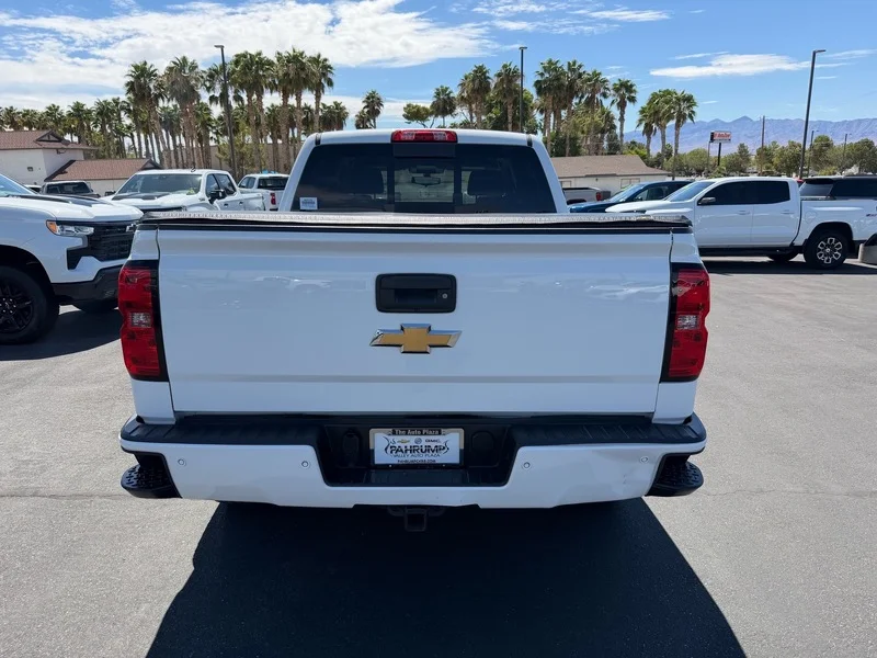 Used 2017 SUMMIT WHITE Chevrolet LT image 4