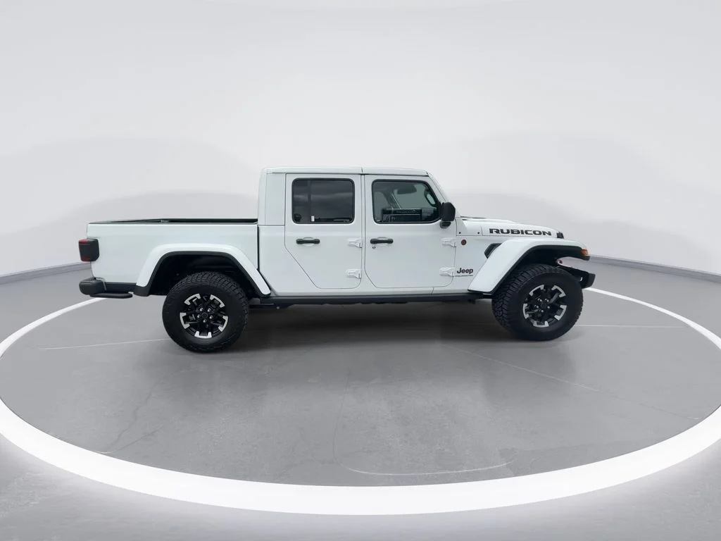 Used 2024 White Jeep Rubicon image 9
