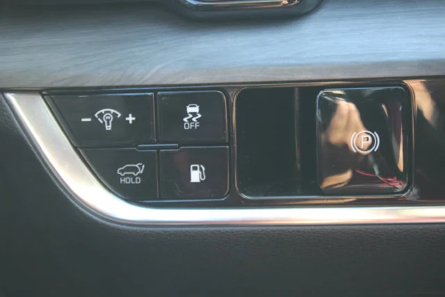 Used 2024 White Kia X-Line image 18