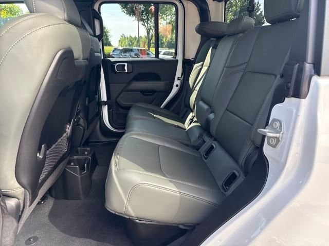 New 2025 Bright White Clearcoat Jeep Mojave image 19