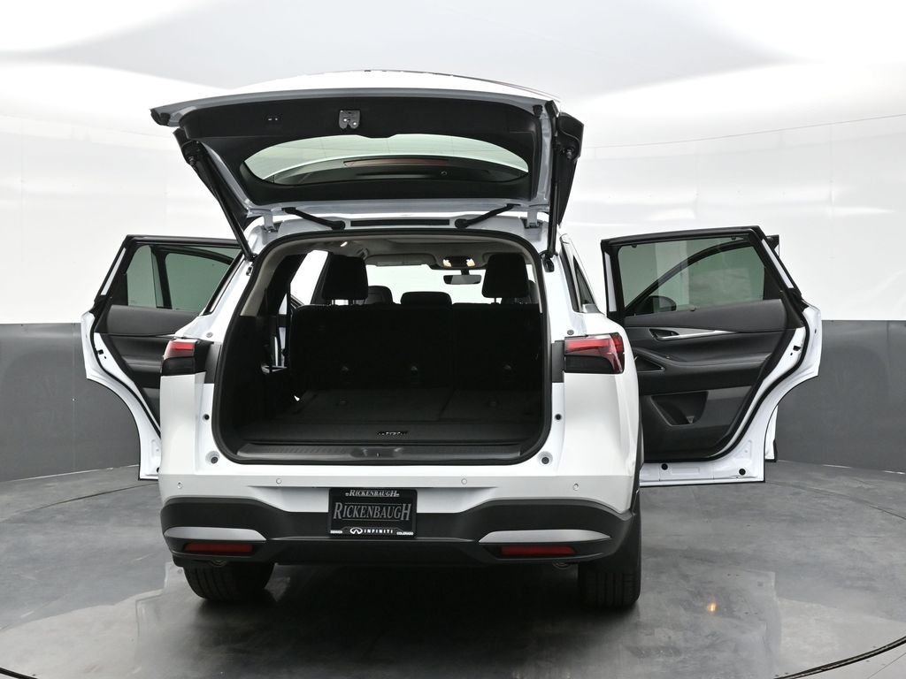 Used 2026 White INFINITI LUXE image 44