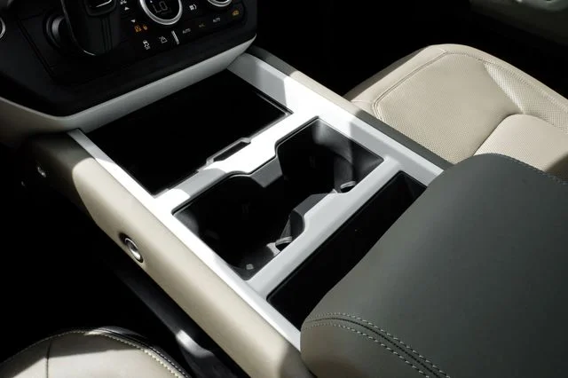 New 2026 Fuji White Land Rover S image 32