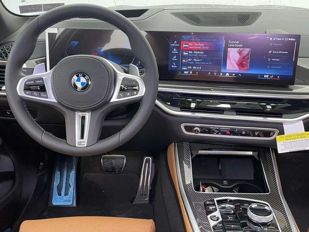 New 2026 Black BMW M60i image 22