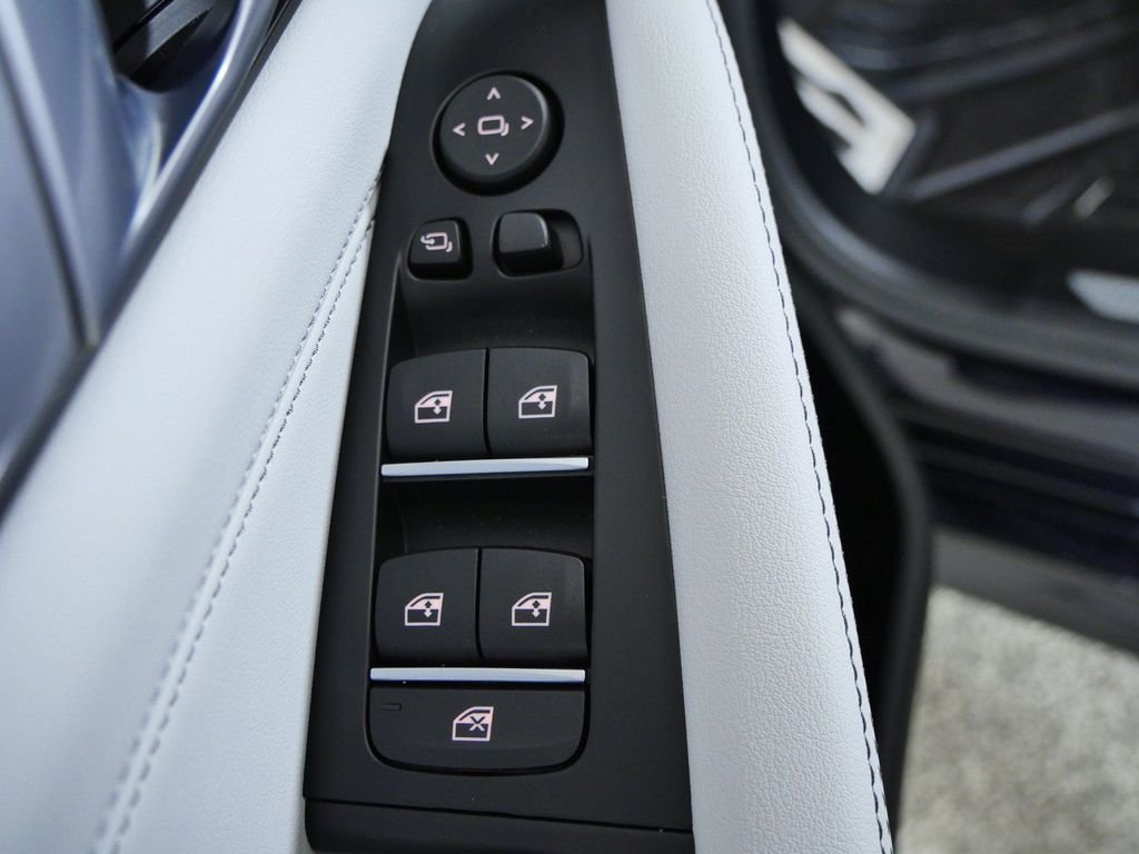 2026 BMW X5 M60i - Photo 34