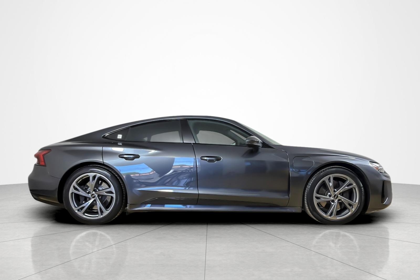 Used 2023 Daytona Gray Pearl Effect Audi Premium Plus quattro image 6