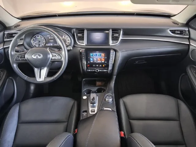 Used 2023 Black INFINITI PURE image 9