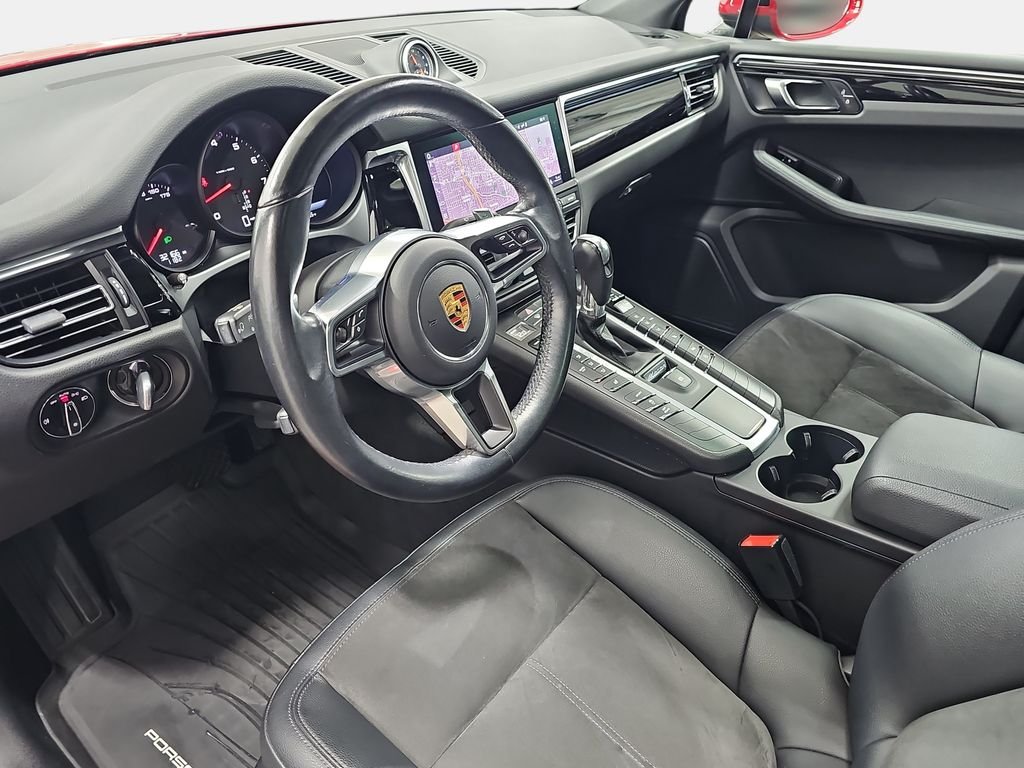 Used 2021  Porsche Base image 18