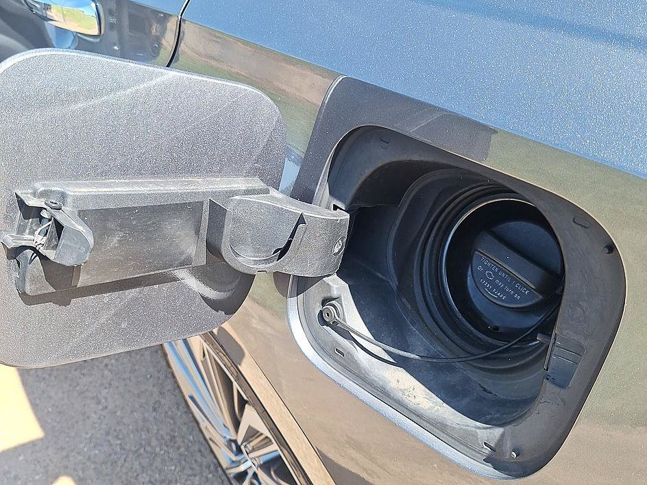 Used 2023 Gun Metallic Nissan 2.5 SL image 30