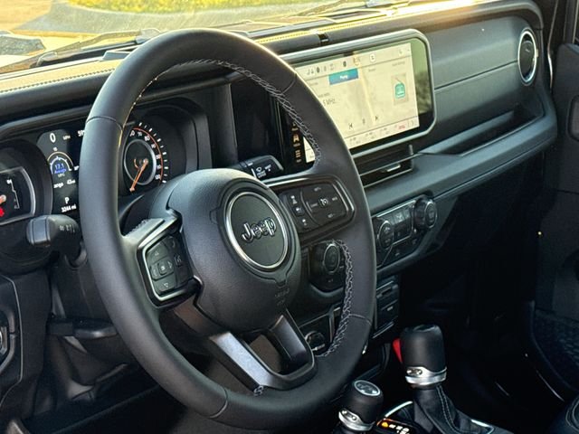 Used 2025 Black Jeep Texas Trail image 19