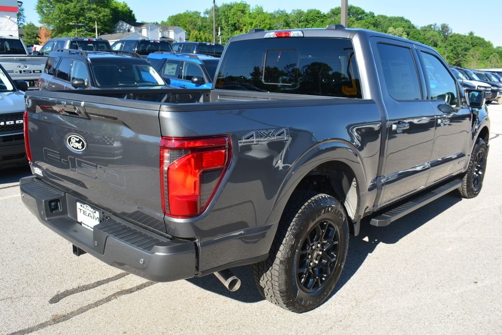 New 2026 Carbonized Gray Metallic Ford XLT image 3