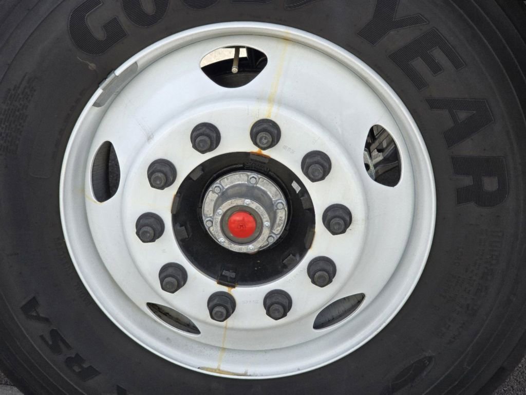 New 2025 Oxford White Ford Base image 22