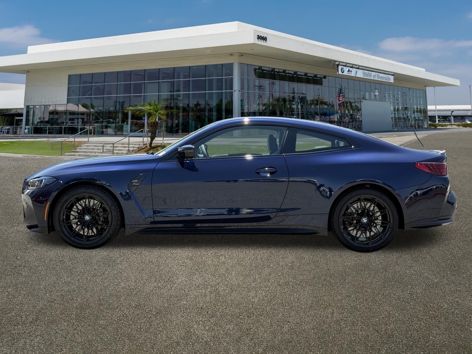 New 2027 Tanzanite Blue II Metallic BMW Competition image 6