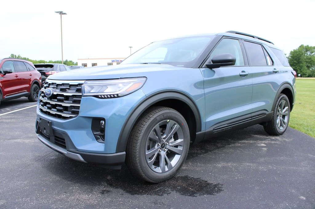 New 2026 Vapor Blue Metallic Ford Active image 3