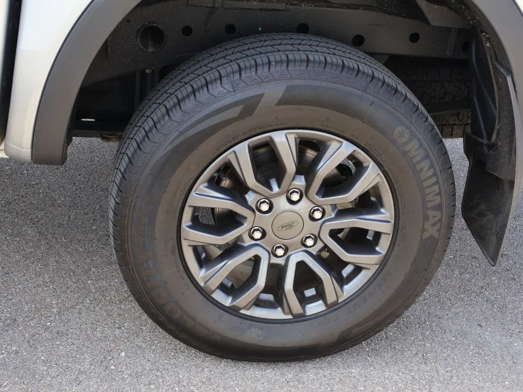Used 2023 Silver Ford XLT image 41