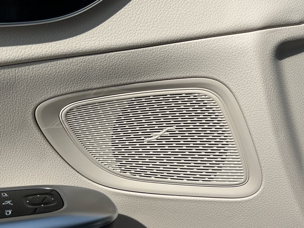 New 2026 Polar White Mercedes-Benz C 300 image 51