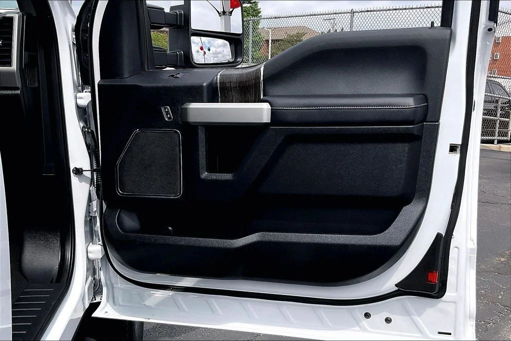 Used 2021 White Ford Lariat image 23