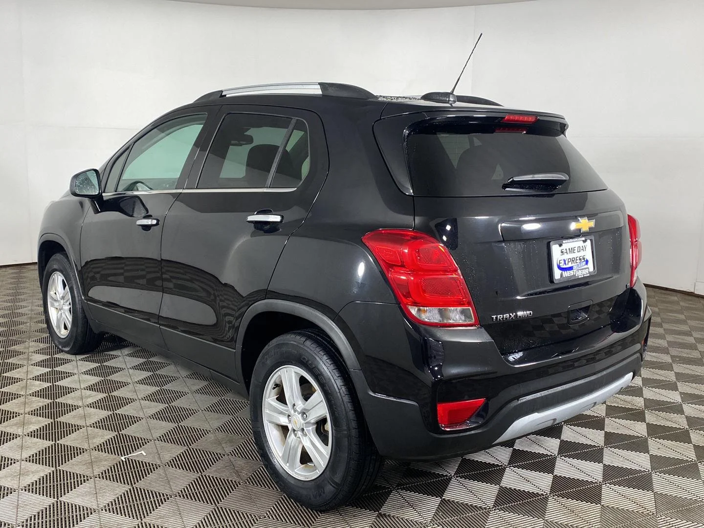 Used 2020 Mosaic Black Metallic Chevrolet LT image 8