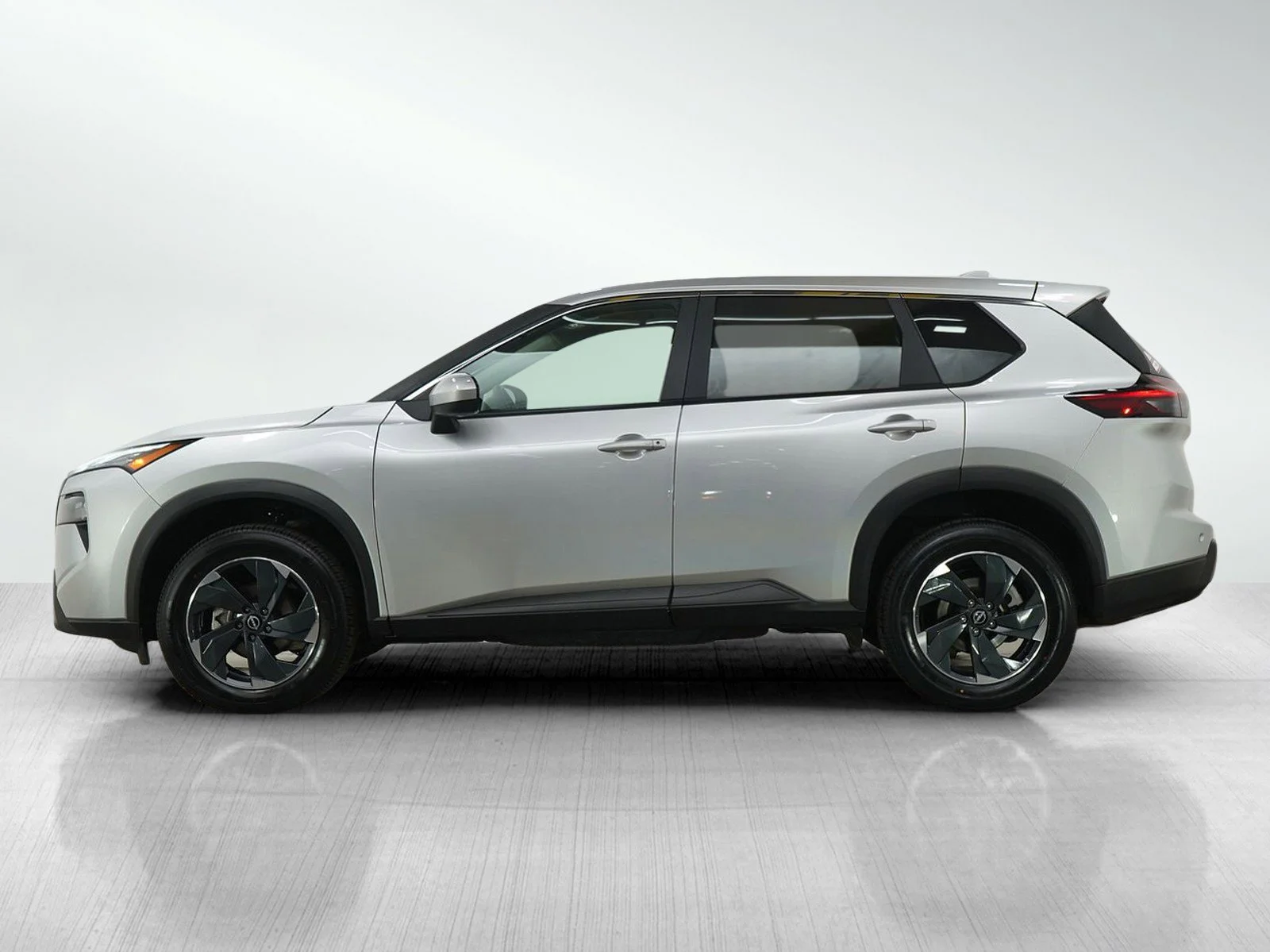 Used 2025 Nissan Rogue SV with VIN 5N1BT3BB5SC811113 for sale in Burnsville, Minnesota