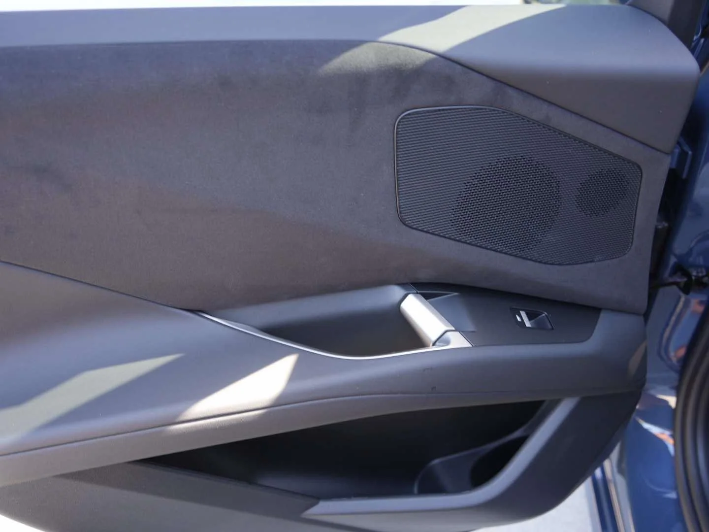 New 2027 Ocean Wave Blue Metallic BMW 50 xDrive image 10