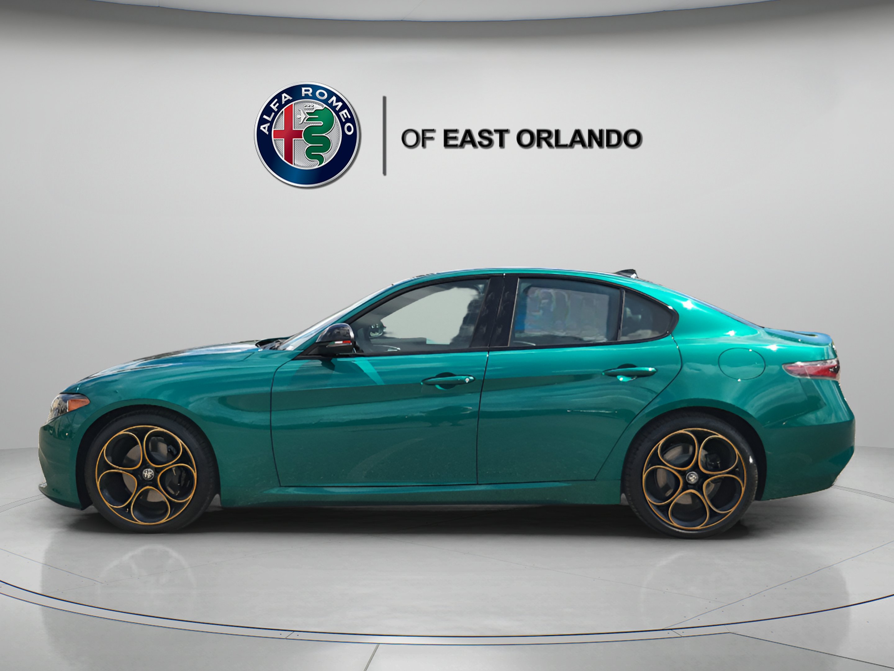 New 2025 Verde Fangio Metallic Alfa Romeo Intensa image 4