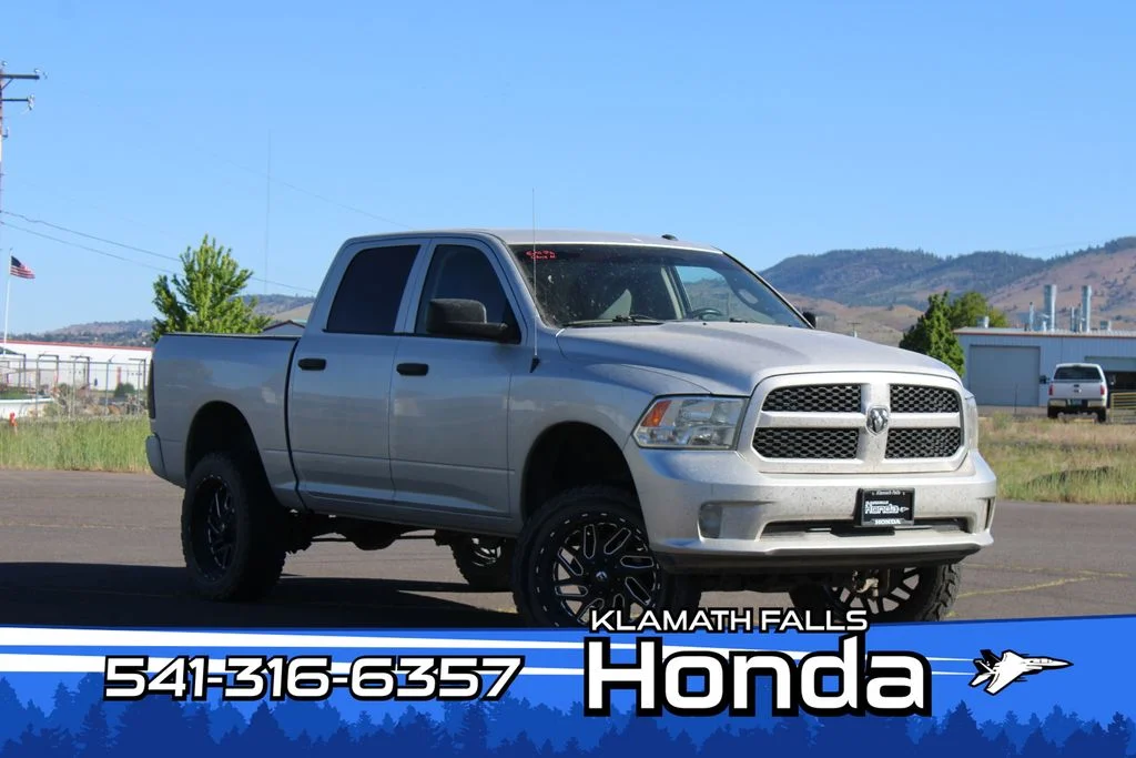 2017 RAM 1500 Express 4x4 Crew Cab 5'7's photo