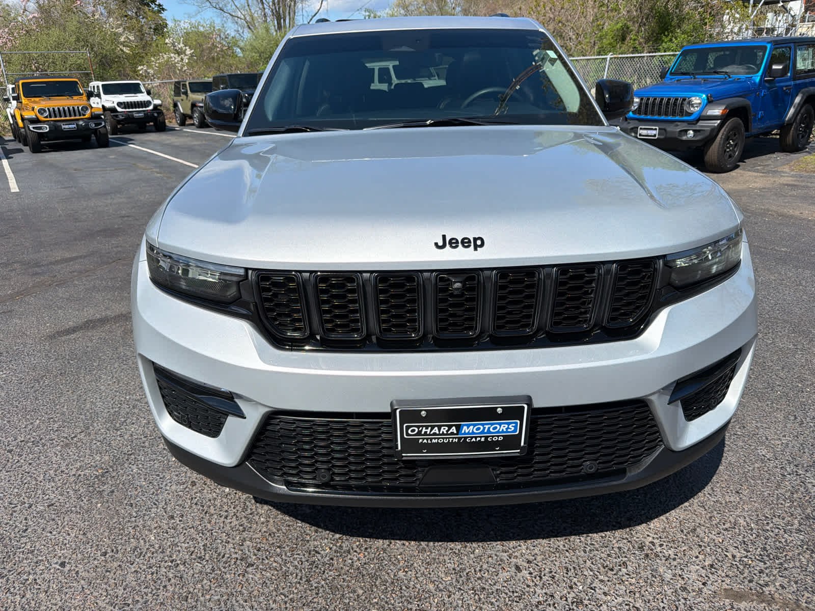 Used 2023 Silver Zynith Jeep Limited image 25