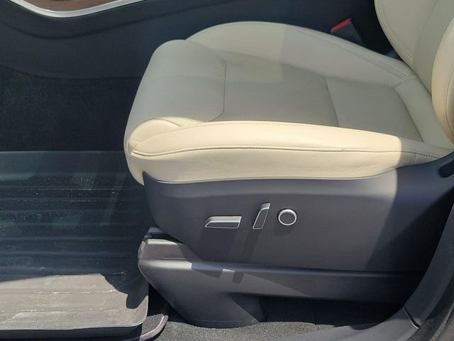 Used 2022 Gray Tesla Base image 10