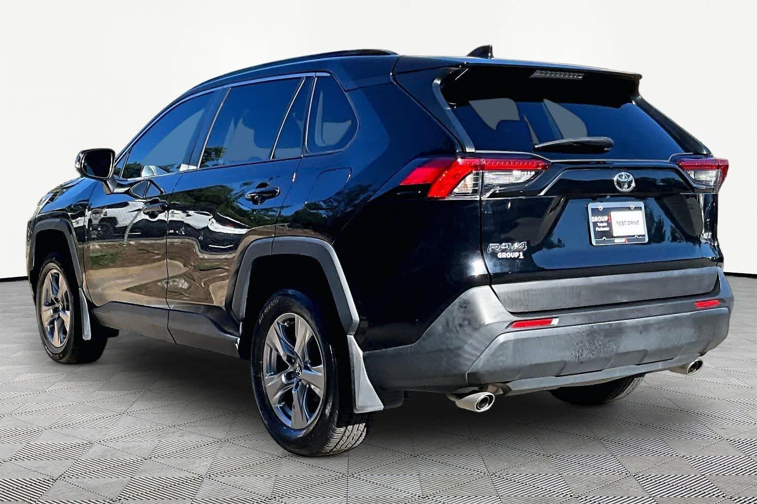Used 2022 Midnight Black Metallic Toyota XLE image 12