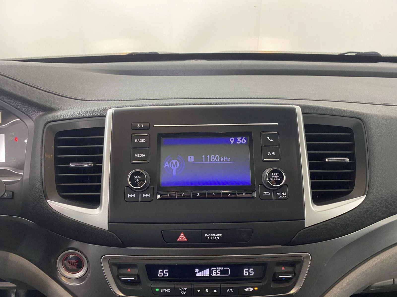 Used 2019 Forest Mist Metallic Honda RTL image 26