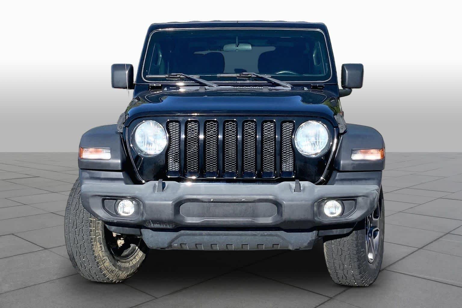 Used 2019 Black Clearcoat Jeep Sport S image 4